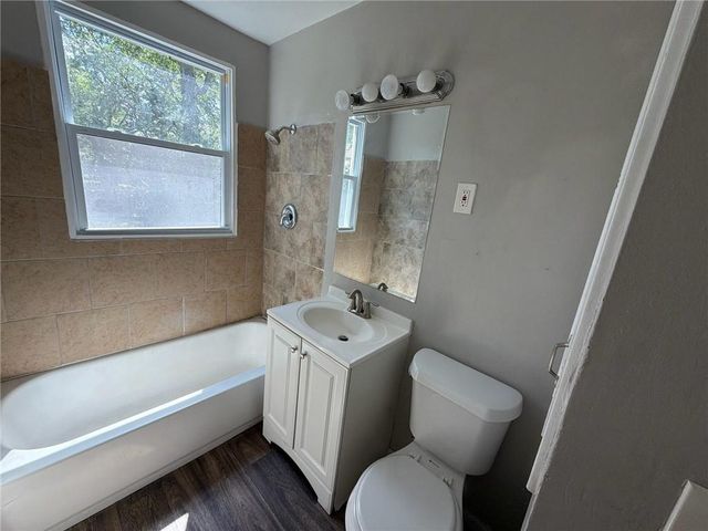 5805 E 100th Street, Kansas City, MO 64134
