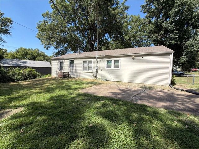 5805 E 100th Street, Kansas City, MO 64134