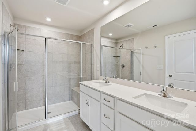 2135 Vinyasa Lane, Charlotte, NC 28215