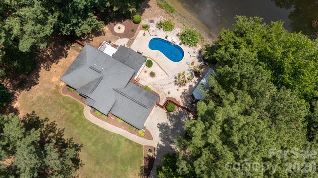 3009 Mamoth Oak Drive, Lancaster, SC 29720