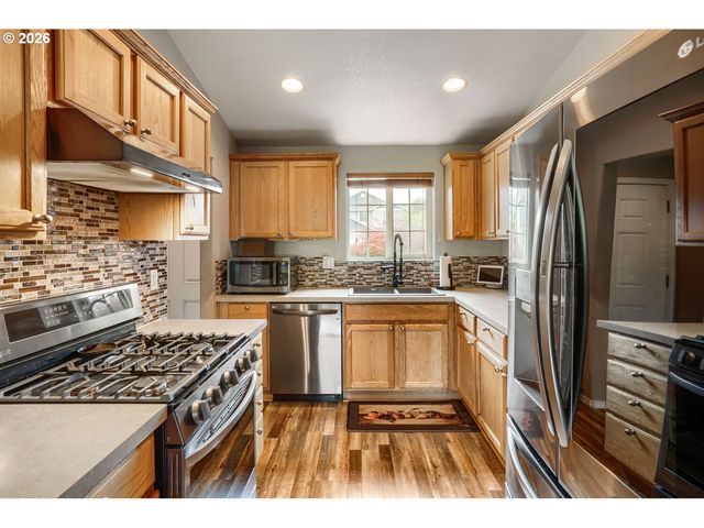 1145 COUNTRY Ln, Woodburn, OR 97071