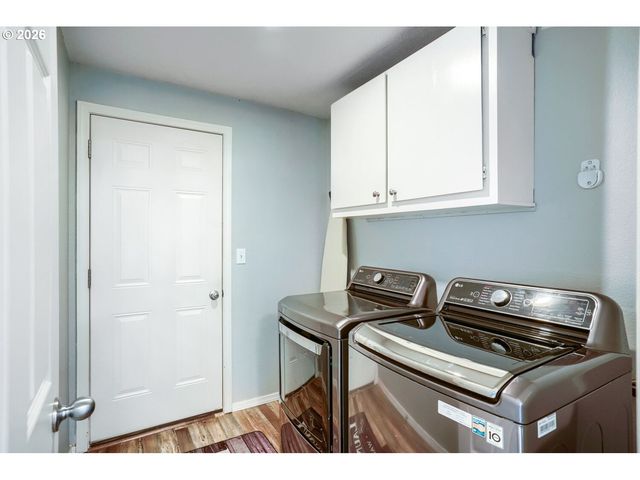 1145 COUNTRY Ln, Woodburn, OR 97071