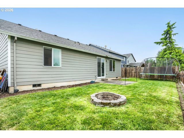 1145 COUNTRY Ln, Woodburn, OR 97071