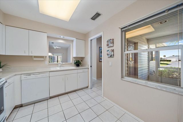 677 IRONWOOD CIRCLE 104, Venice, FL 34292