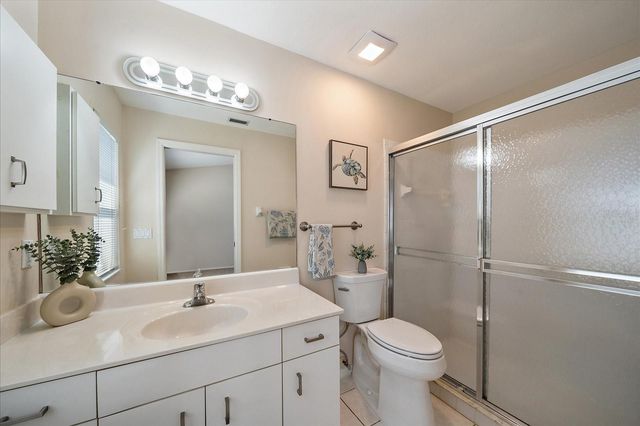 677 IRONWOOD CIRCLE 104, Venice, FL 34292