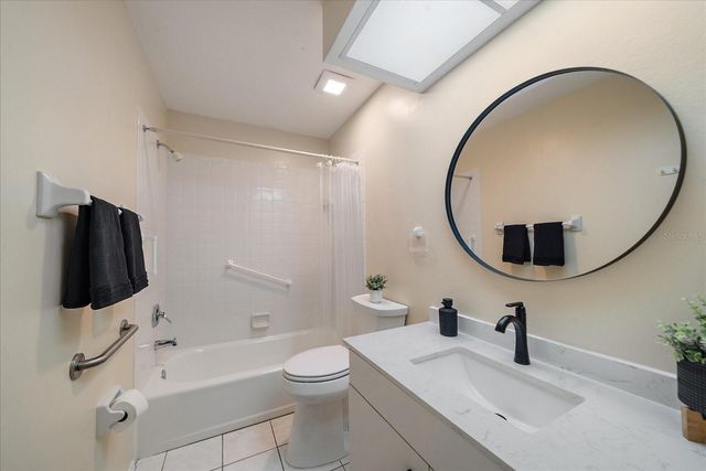 677 IRONWOOD CIRCLE 104, Venice, FL 34292