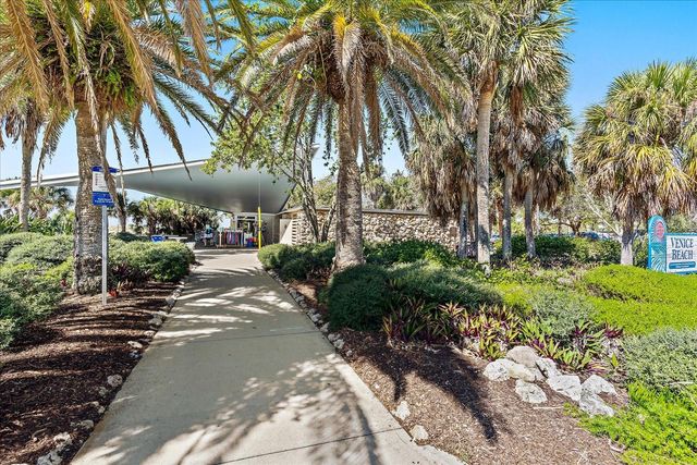 677 IRONWOOD CIRCLE 104, Venice, FL 34292