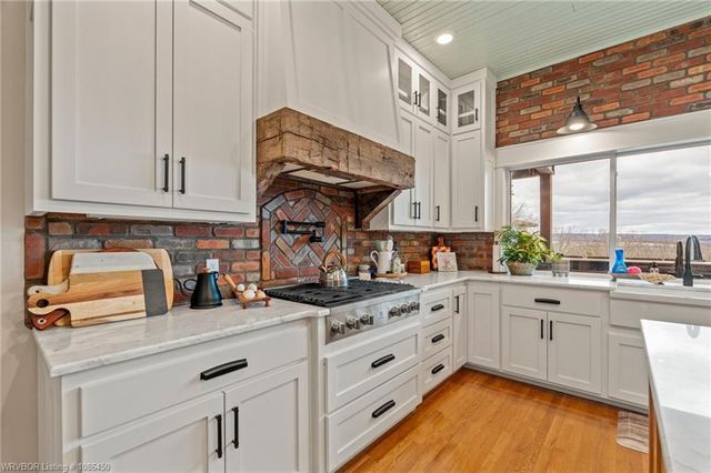 8128 Belmont Drive, Alma, AR 72921