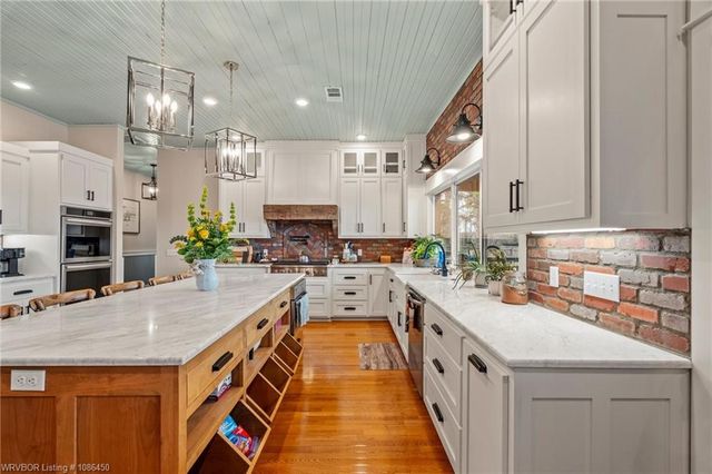 8128 Belmont Drive, Alma, AR 72921