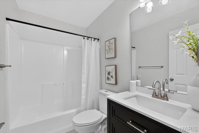 8204 Bristol Valley Drive, St Peters, MO 63376