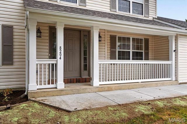 8204 Bristol Valley Drive, St Peters, MO 63376