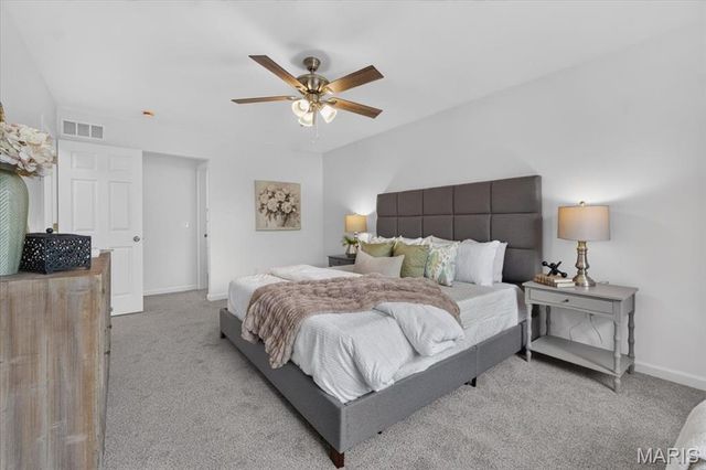 8204 Bristol Valley Drive, St Peters, MO 63376
