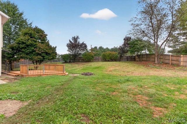 8204 Bristol Valley Drive, St Peters, MO 63376