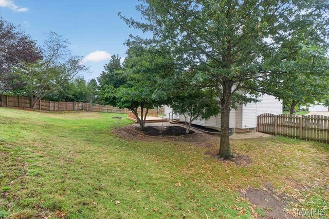 8204 Bristol Valley Drive, St Peters, MO 63376