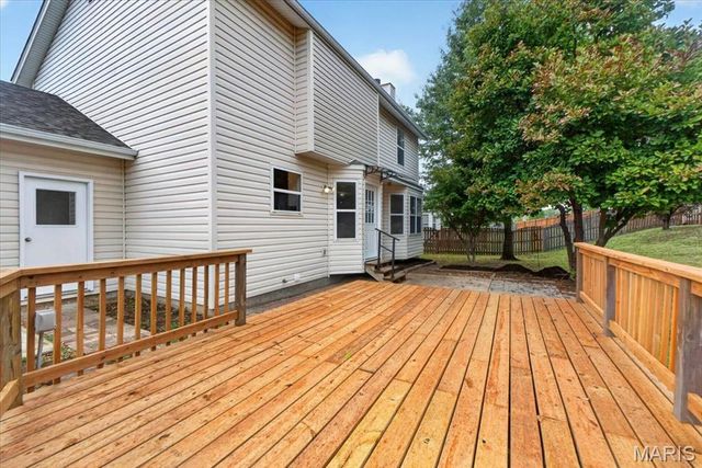 8204 Bristol Valley Drive, St Peters, MO 63376