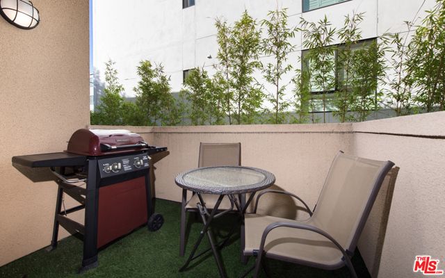 5241 Vantage Avenue 104, Valley Village, CA 91607