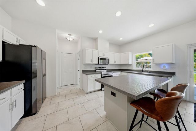 236 15TH AVENUE SE, St Petersburg, FL 33701