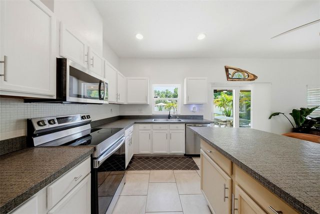 236 15TH AVENUE SE, St Petersburg, FL 33701