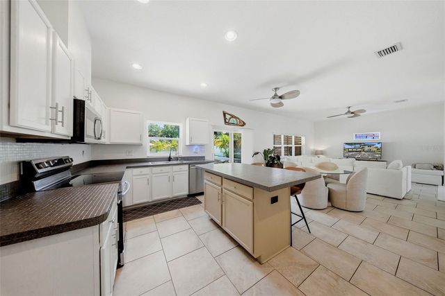 236 15TH AVENUE SE, St Petersburg, FL 33701