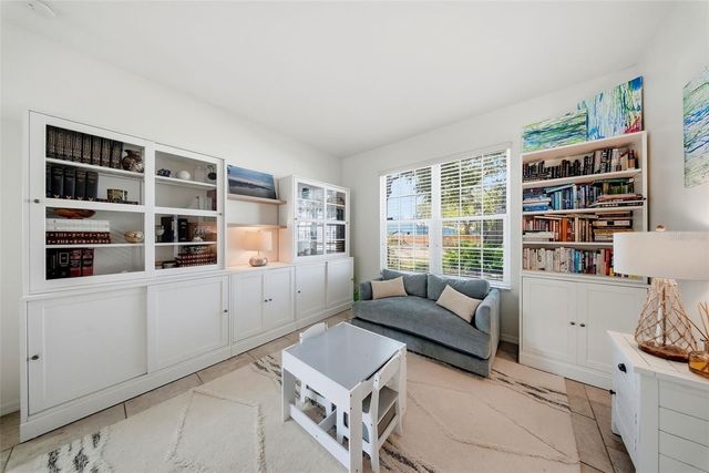 236 15TH AVENUE SE, St Petersburg, FL 33701
