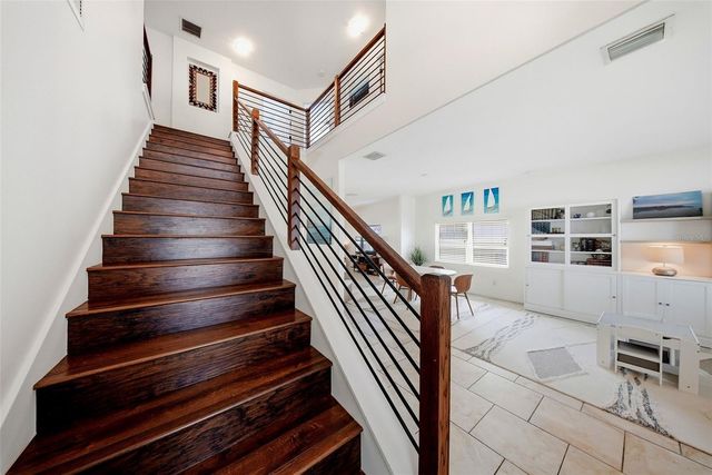 236 15TH AVENUE SE, St Petersburg, FL 33701