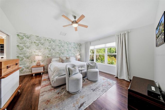 236 15TH AVENUE SE, St Petersburg, FL 33701