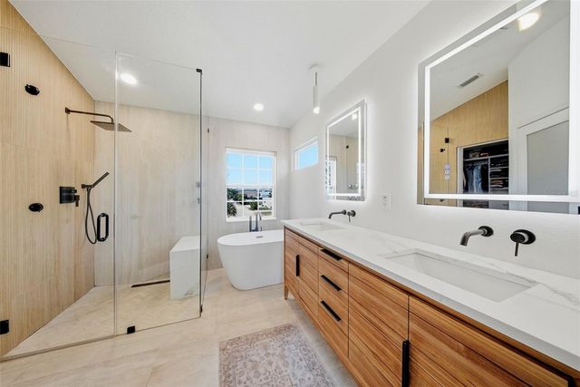 236 15TH AVENUE SE, St Petersburg, FL 33701