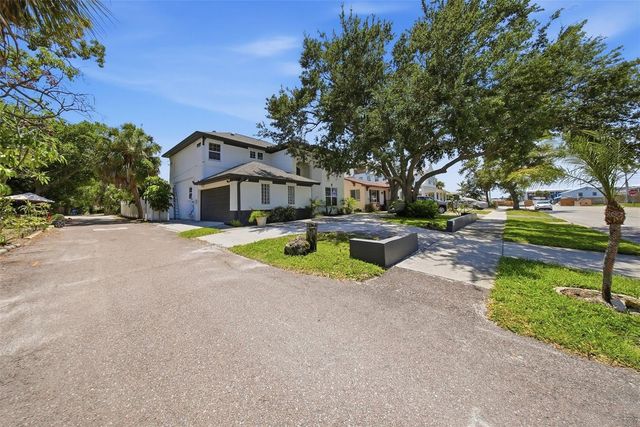 236 15TH AVENUE SE, St Petersburg, FL 33701