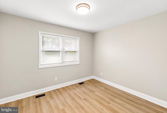 48 PERSHING LN, Sicklerville, NJ 08081