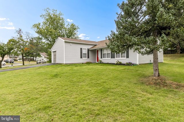 48 PERSHING LN, Sicklerville, NJ 08081