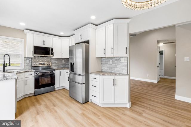 48 PERSHING LN, Sicklerville, NJ 08081