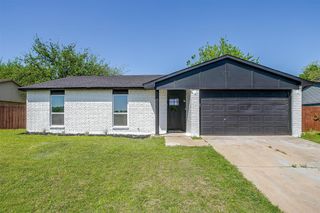 7512 Marrs Drive, Fort Worth, TX 76140