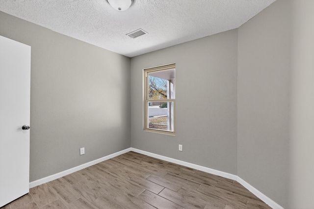 7705 Santa Maria Court NW, Albuquerque, NM 87120