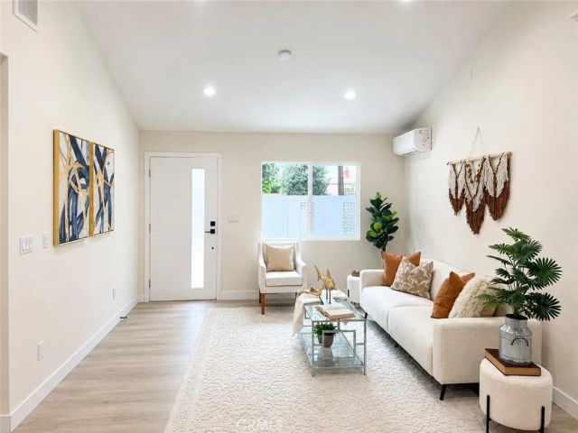 2501 Santa Ysabel, Fullerton, CA 92831
