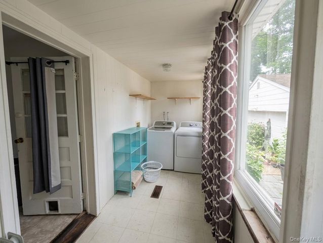 24 Madison Avenue, Bayville, NY 11709