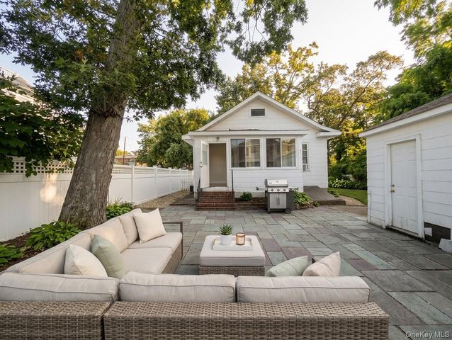 24 Madison Avenue, Bayville, NY 11709