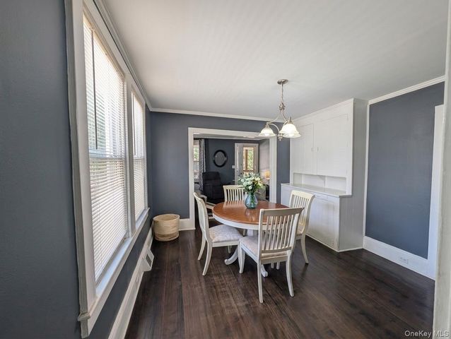 24 Madison Avenue, Bayville, NY 11709