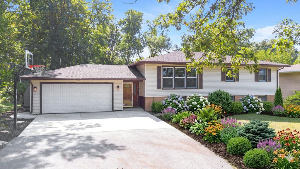 3709 W 121st Avenue, Crown Point, IN 46307