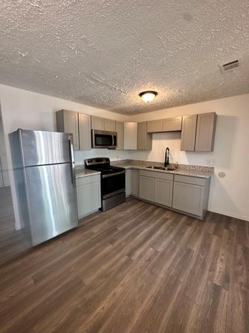 978 Ringold Street B, Houston, TX 77088