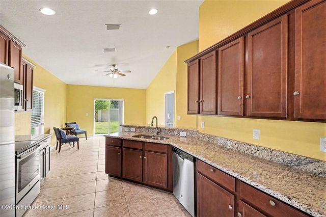 2058 Snapdragon Drive NW, Palm Bay, FL 32907