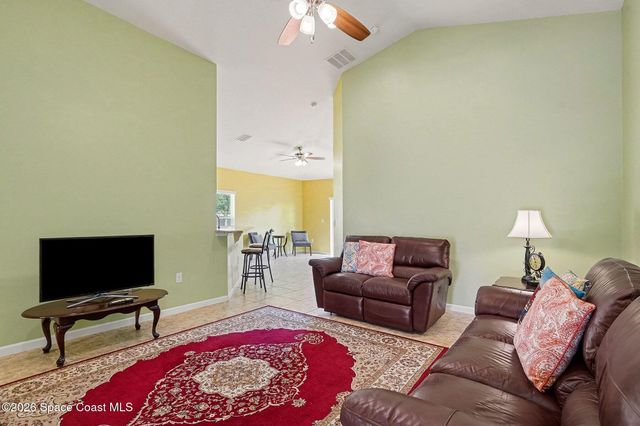 2058 Snapdragon Drive NW, Palm Bay, FL 32907