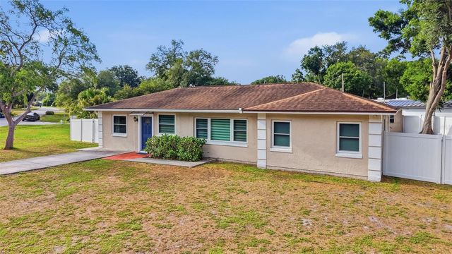 4943 WISHART BOULEVARD, Tampa, FL 33603