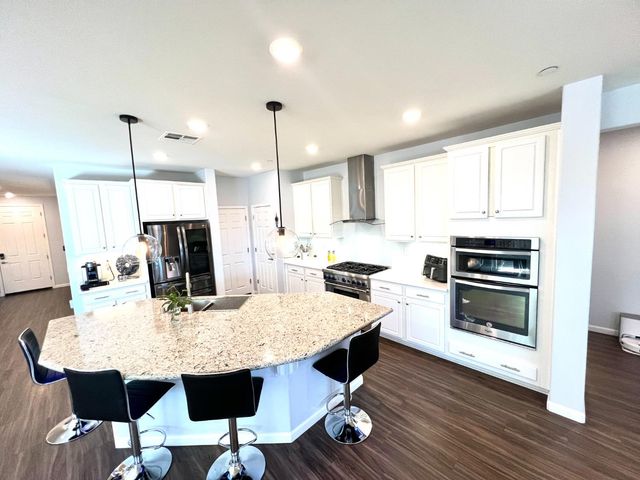5025 Maestro Way, Roseville, CA 95747