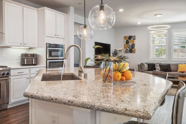 5025 Maestro Way, Roseville, CA 95747