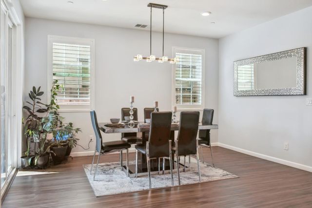 5025 Maestro Way, Roseville, CA 95747