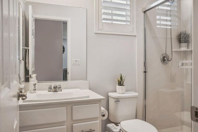5025 Maestro Way, Roseville, CA 95747