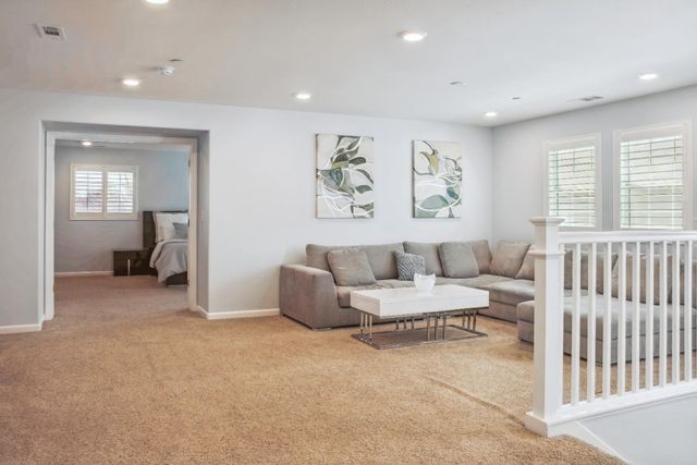 5025 Maestro Way, Roseville, CA 95747