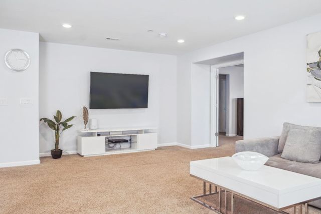 5025 Maestro Way, Roseville, CA 95747