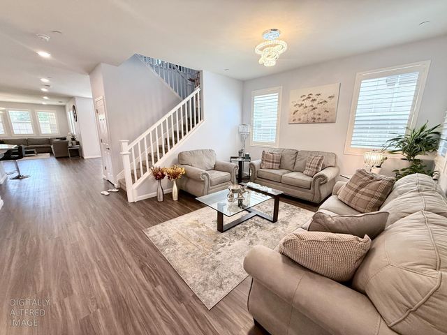 5025 Maestro Way, Roseville, CA 95747