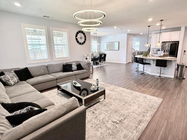 5025 Maestro Way, Roseville, CA 95747